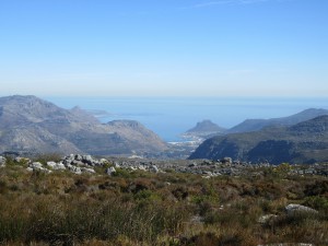 Blick von Table Mountain auf Hout Bay