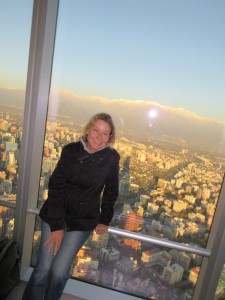 Costanera Center, das höchste Gebäude Südamerikas, 300 m über der Stadt Santiago, 25.4.16